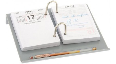 PORTACALENDARIO PLASTICO OPACO GRIS 784