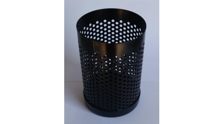 CUBILETE METAL PERFORADO NEGRO BASE ANTIDESLIZANTE 105 x 65 mm